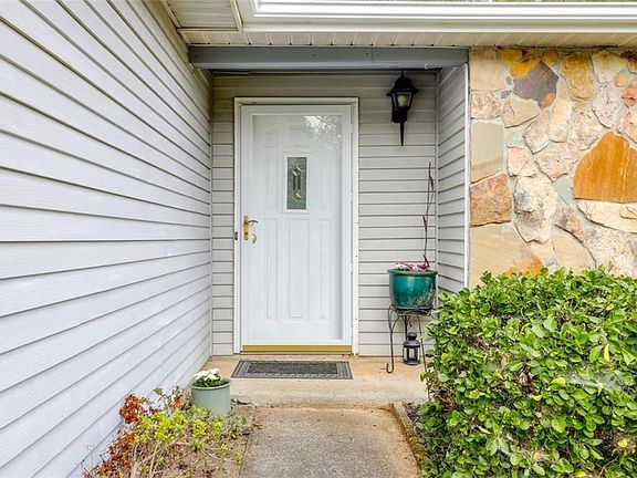 3rd image of 2655 Green Meadow Ln NE