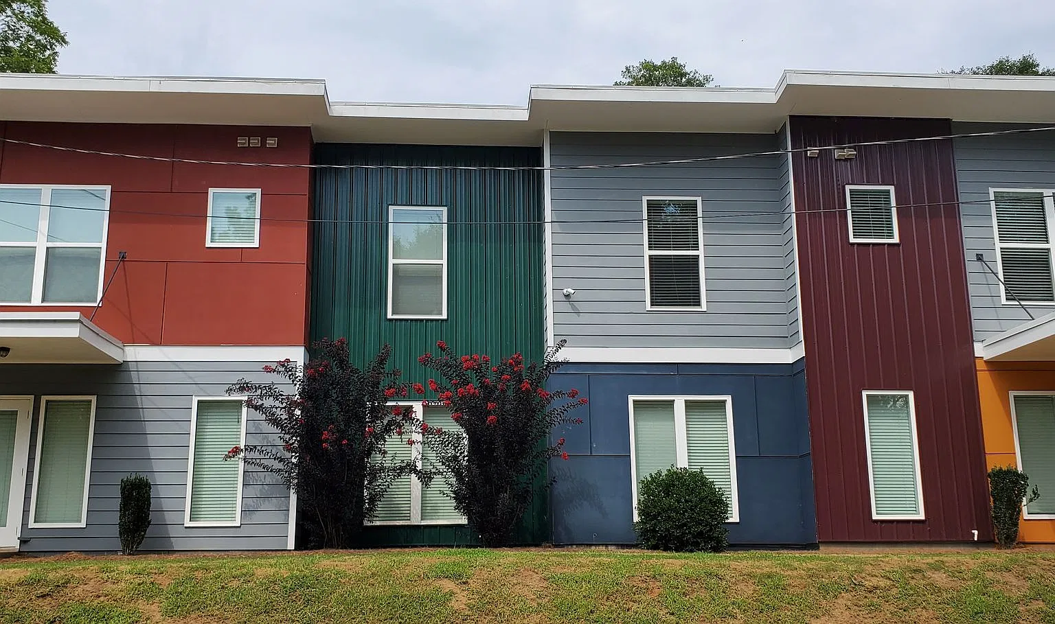 4 bed, 1593 sqft, $800 — Photo 1