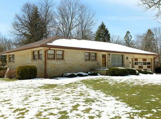 3407 W Bottsford Ave, Greenfield, WI 53221