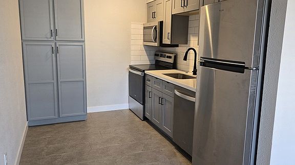 3rd image of 1100 N California St APT 1