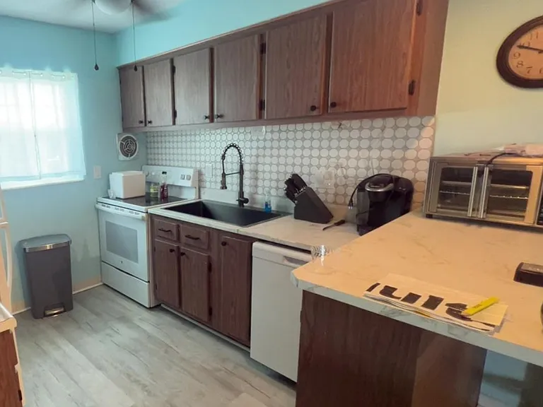 5505 Hernandes Dr — Photo 4