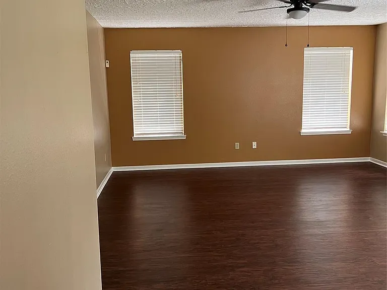 13967 Dentwood Dr — Photo 6