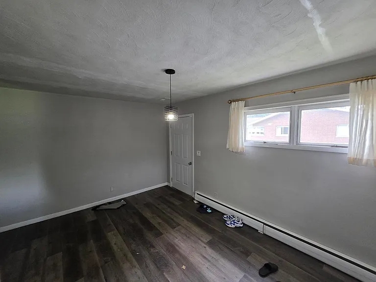 2726 N Salisbury St — Photo 7