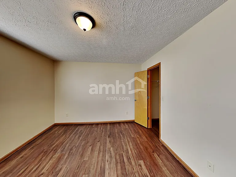 12098 Mallard Pond Dr — Photo 16
