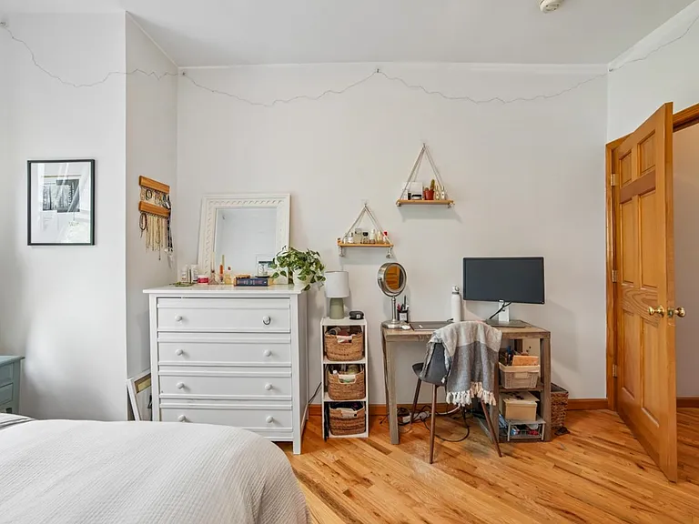 118 Clinton St #2 — Photo 11