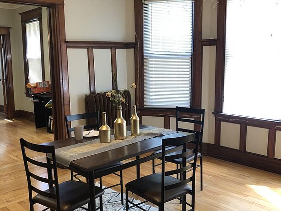 3rd image of 424 Hudson Ave #1