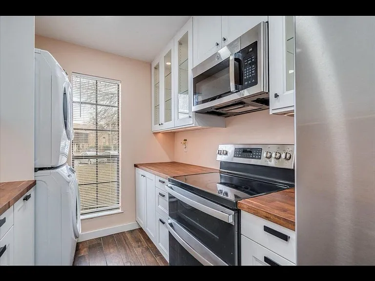 1601 Faro Dr #1402 — Photo 1