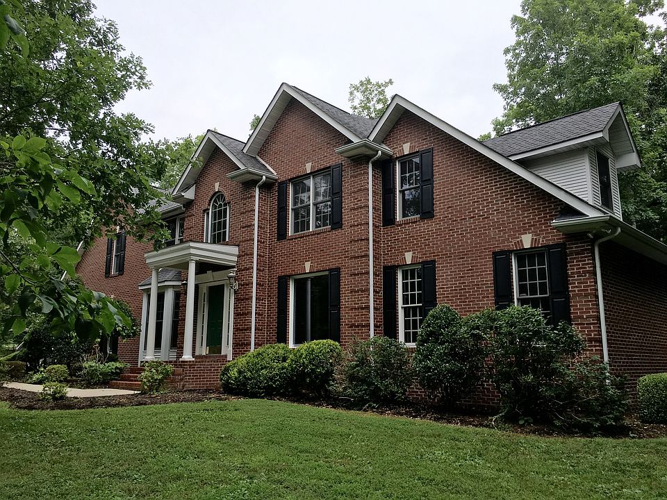 1st image of 144 Clarington Park Dr