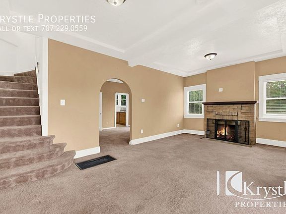 3rd image of 946 Virginia St