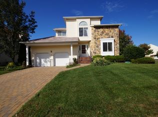 43 Fisher Dr, Hillsborough, NJ 08844