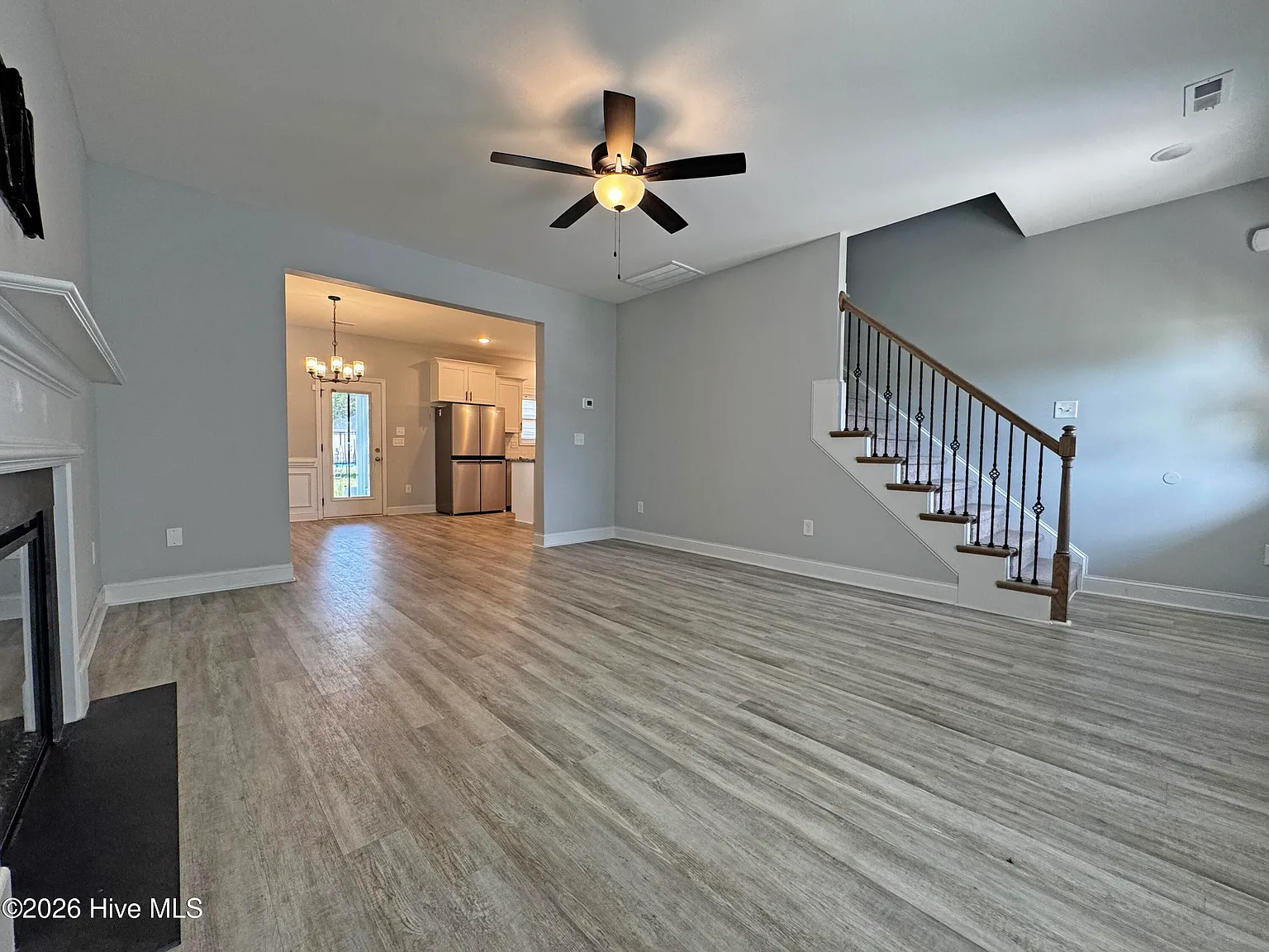 4 bed, 3.0 bath, 2107 sqft, $2,600 — Photo 3