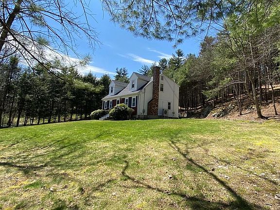 4th image of 81 Seekonk St