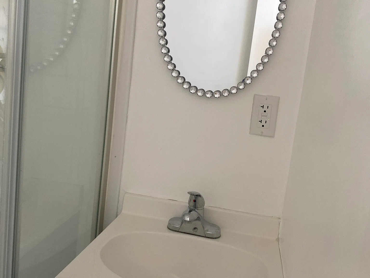 1 bed, 1650 sqft, $1,200 — Photo 3