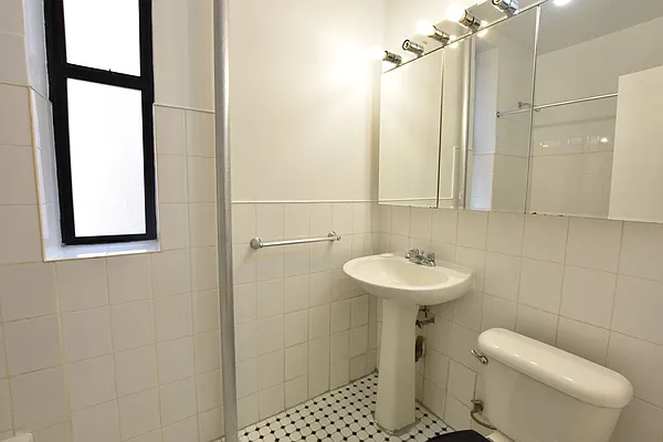 Rented by Clove Realty LLC | media 5