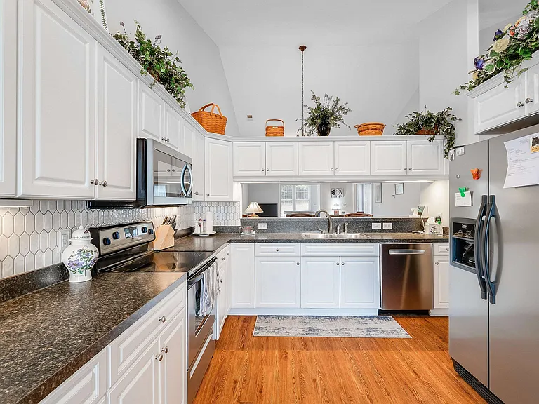 4081 Forest Oaks Ln — Photo 8