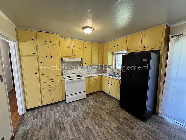 4010 Emerald Lake Dr — Photo 11