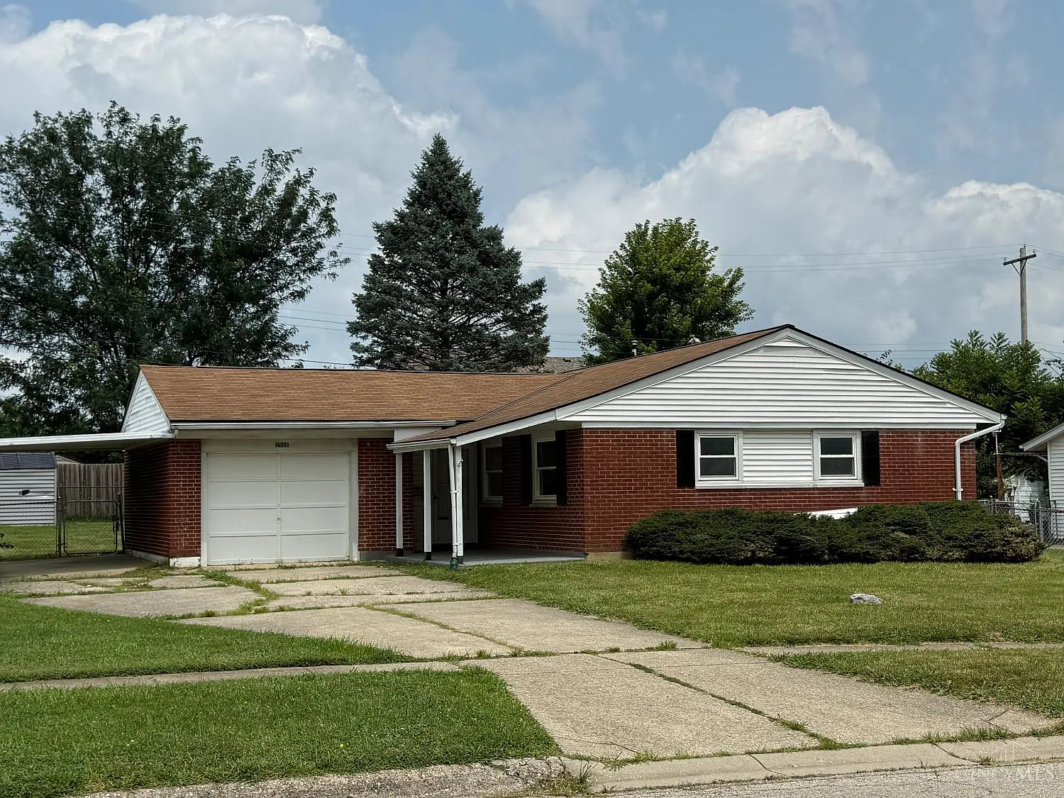 3 bed, 1.0 bath, 1047 sqft, $2,100 — Photo 1