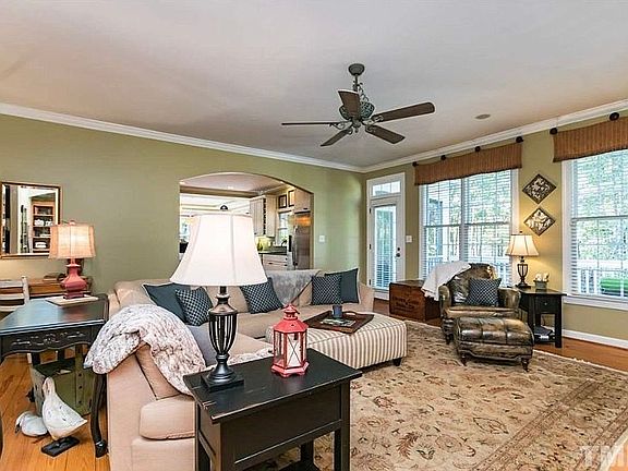 5th image of 832 Parkridge Dr
