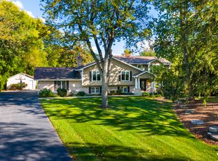 4733 Roslyn Rd, Downers Grove, IL 60515