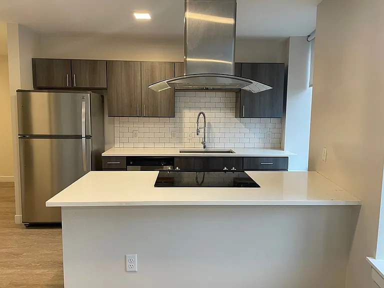 65 W Broad St — Photo 6