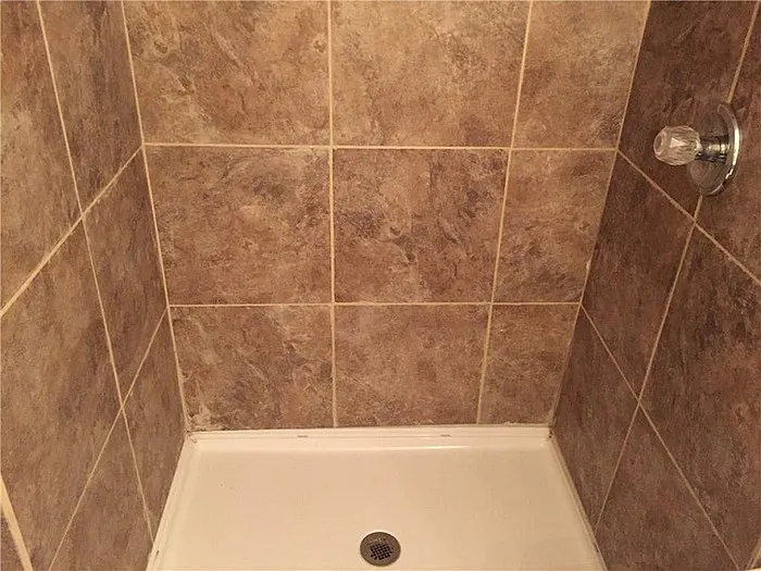 938 Hudson Dr — Photo 3