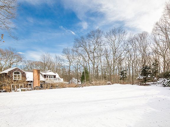 3rd image of 36 Rolling Hill Ct W