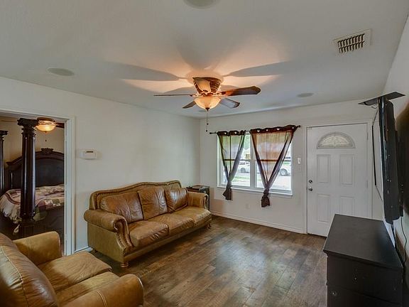 4th image of 1327 Eastern Heights Dr
