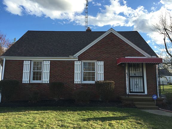 Beautiful Brick bungalow on a quite street