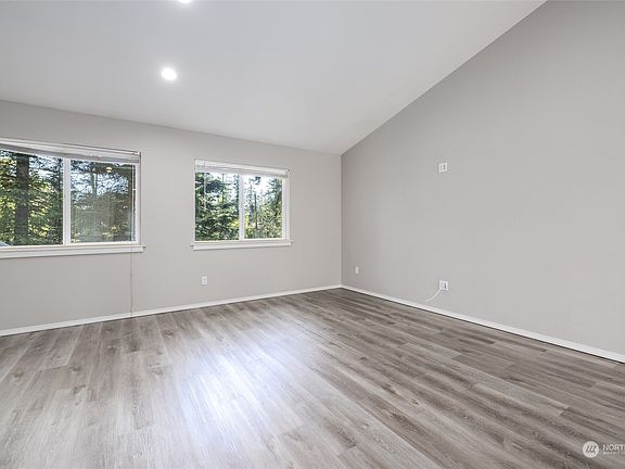 5th image of 1600 Lake Drive