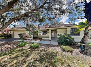 9152 Southern Orchard Rd N, Fort Lauderdale, FL 33328