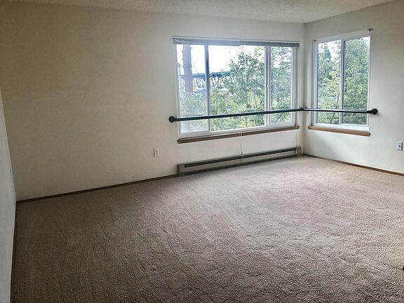 3rd image of 710 NE 42nd St #5257492