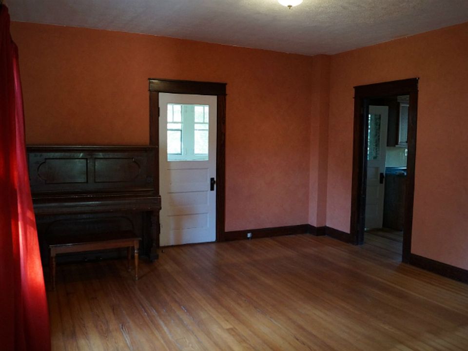Building Photo 5