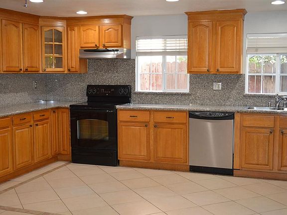 5th image of 217 Mitchum Dr