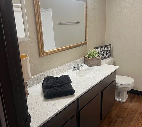 5th image of 4760 Lake Shore Dr #4