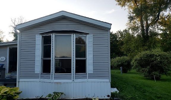 2nd image of 311 Sunset Dr