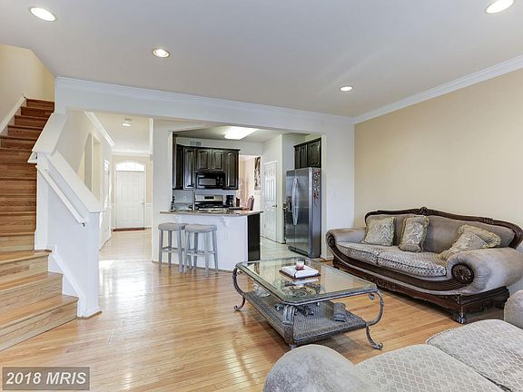 4th image of 43072 Candlewick Sq