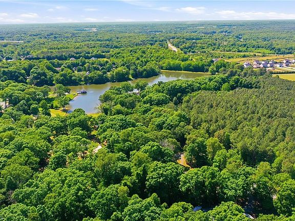 5th image of 4839 Forest Lake Dr