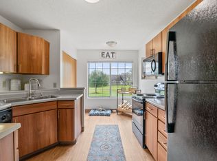 Mequon Trail Townhomes, Mequon, WI 53092