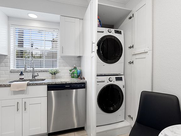 3rd image of 3215 W Swann Ave APT 6