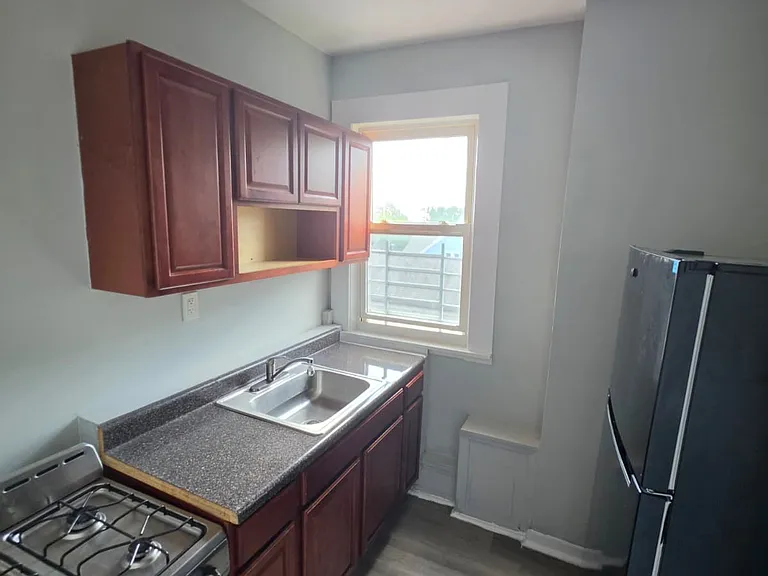 233 Littleton Ave #13 — Photo 1