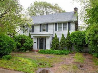 14 S Broad St, Pawcatuck, CT 06379