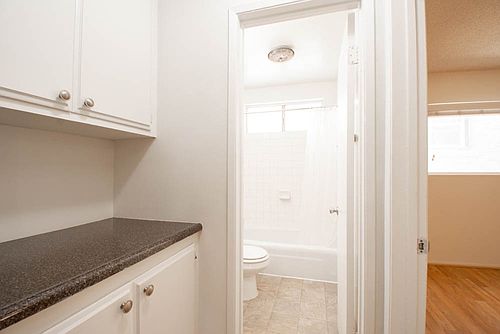 4th image of 45 Rose Ave APT 22
