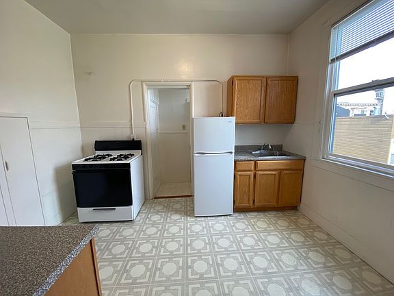 4th image of 1747 McAllister St #11