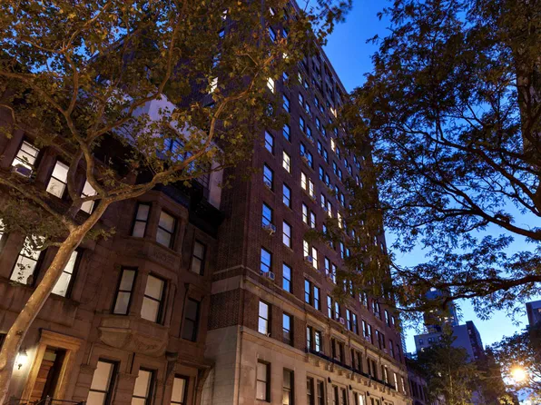 228 West 71st Street image 4 of 40