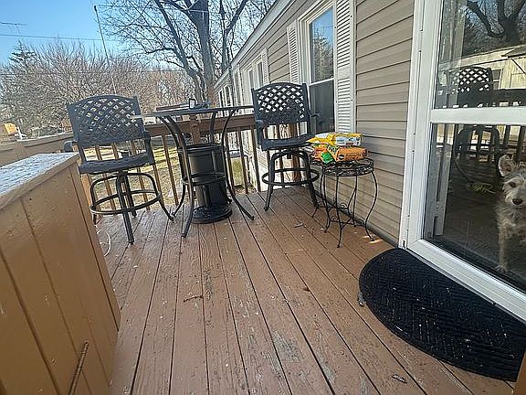 10x10 deck on front door