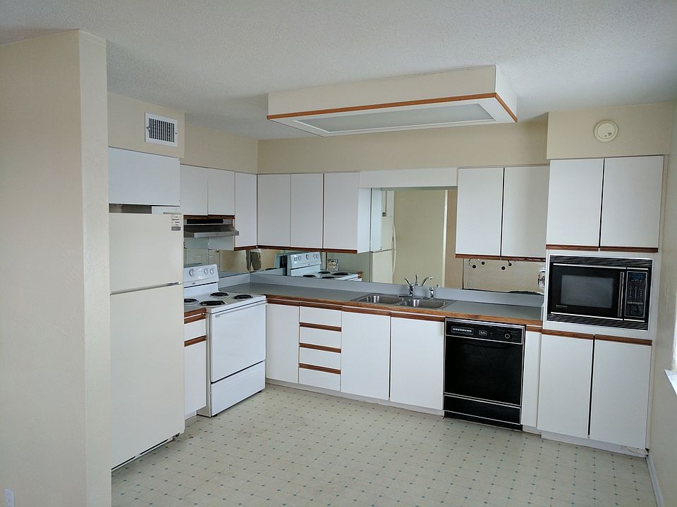 1st image of 3822 S Atlantic Ave #2