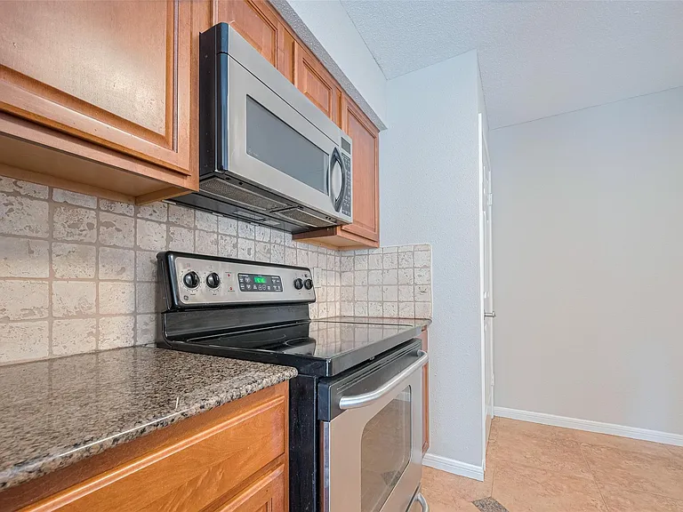 2211 S Kirkwood Rd #19 — Photo 16
