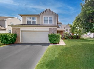 927 John Friend Dr, Naperville, IL 60540