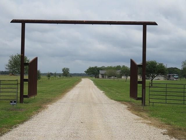 1st image of 1450 County Road 467