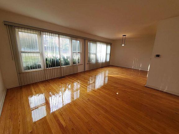 5th image of 9709 Kostner Ave